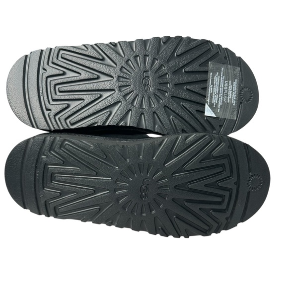 UGG Kids' Jona Boot in Black.  Sz: 3 - Picture 8 of 10